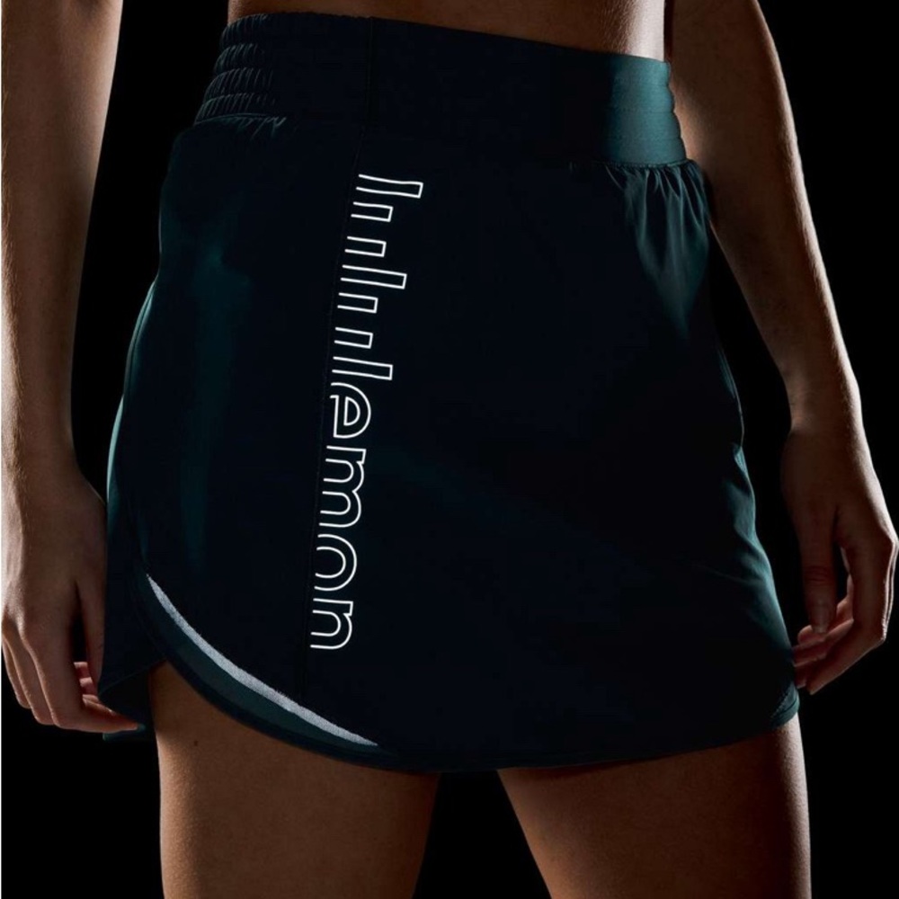 LULULEMON Hotty hot Skirt Long *Graphic